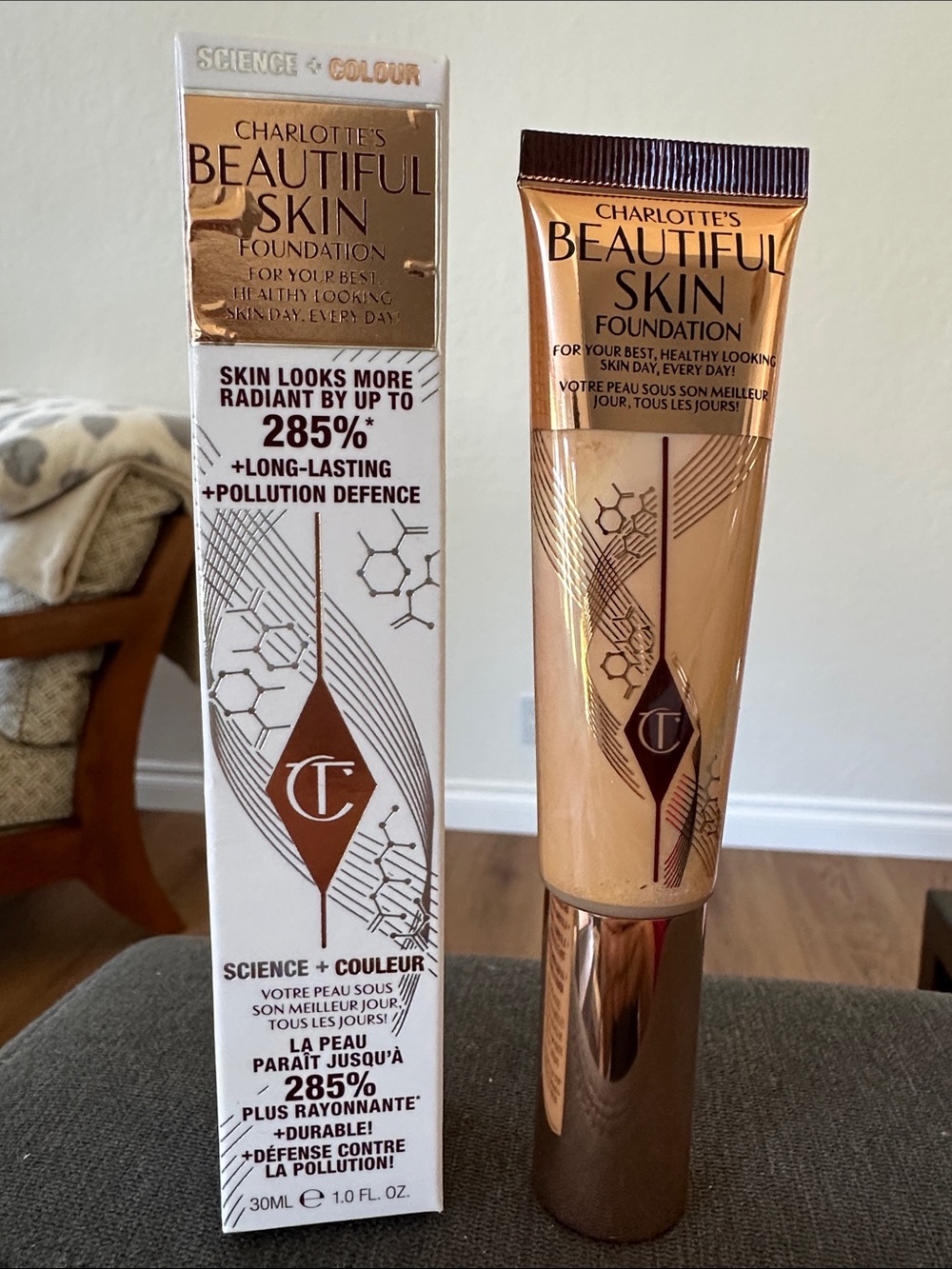 NIB Charlotte Tilbury Beautiful Skin Foundation - color 2 neutral